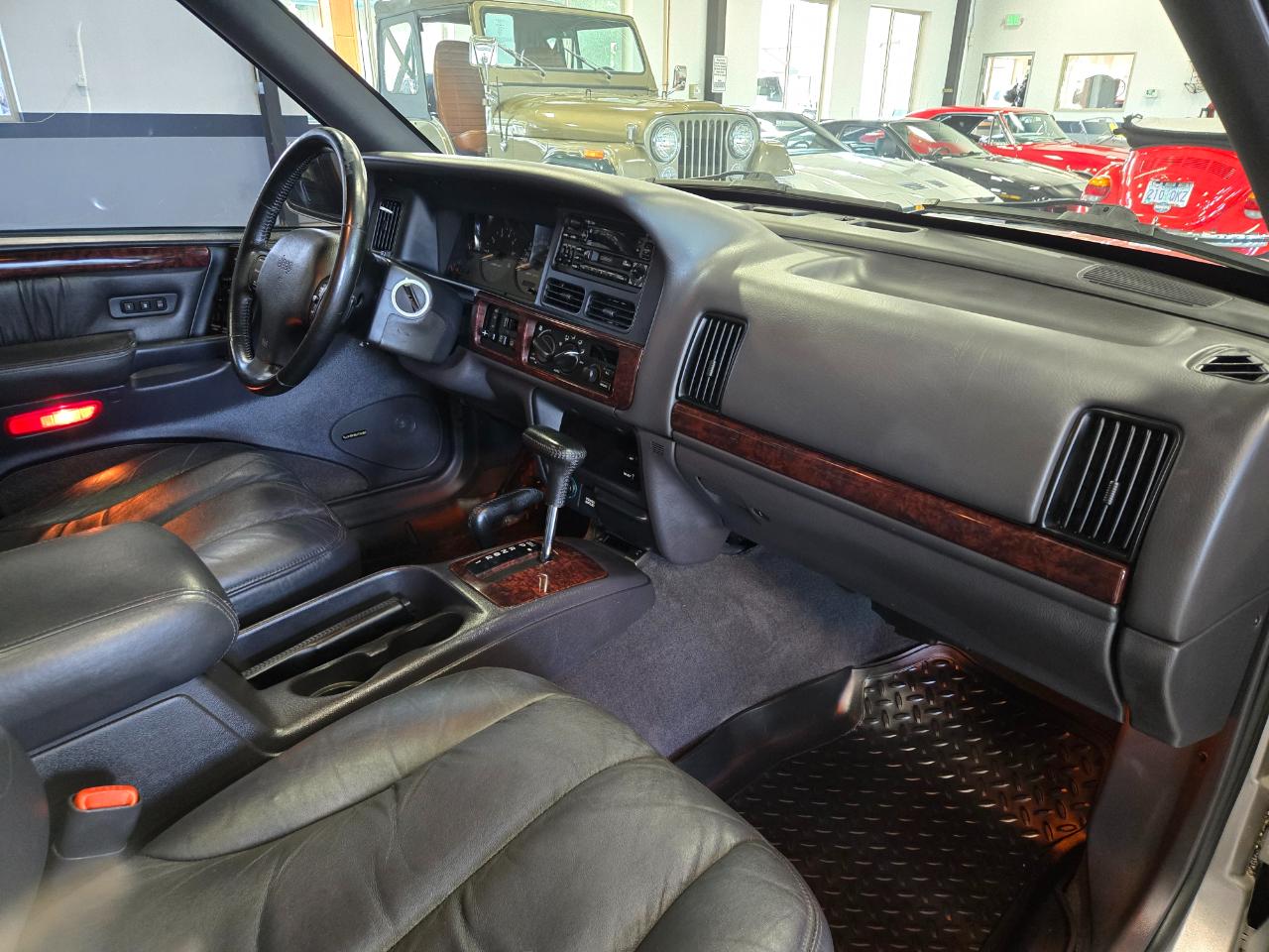 Jeep Grand Cherokee 4dr Limited 4WD 5.9 1998