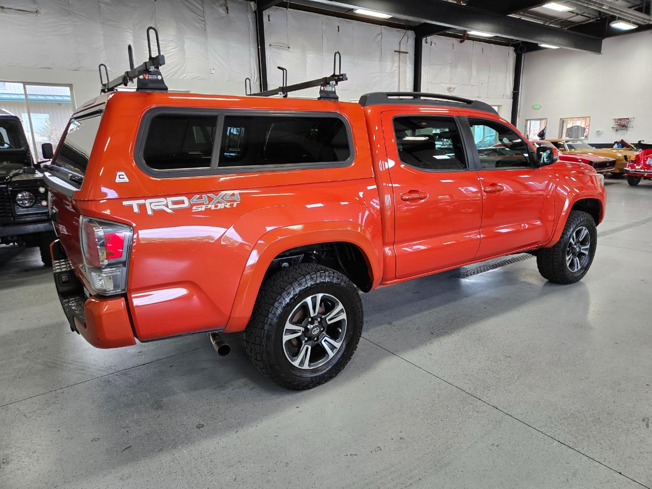 Toyota Tacoma TRD Off Road Double Cab 5' Bed V6 4x4 MT (Natl) 2018