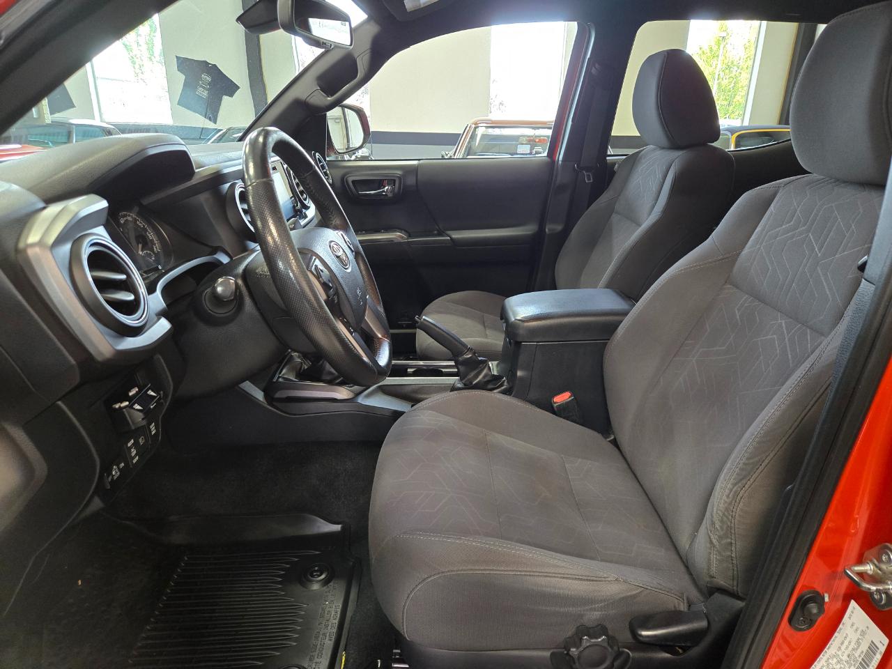 Toyota Tacoma TRD Off Road Double Cab 5' Bed V6 4x4 MT (Natl) 2018