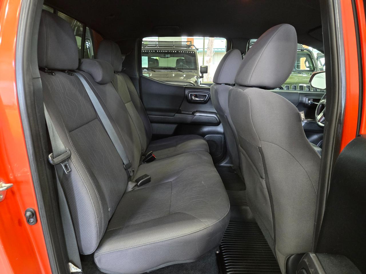 Toyota Tacoma TRD Off Road Double Cab 5' Bed V6 4x4 MT (Natl) 2018