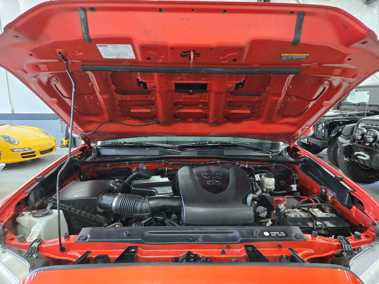 Toyota Tacoma TRD Off Road Double Cab 5' Bed V6 4x4 MT (Natl) 2018