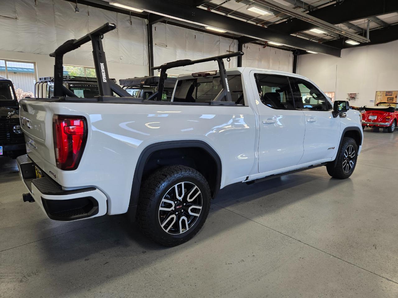 GMC Sierra 1500 4WD Crew Cab 157" AT4 2021