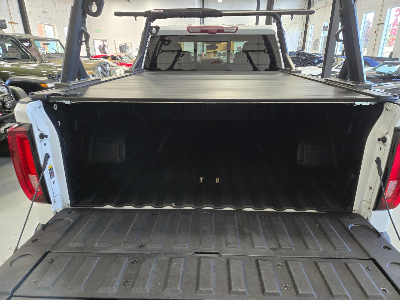 GMC Sierra 1500 4WD Crew Cab 157" AT4 2021