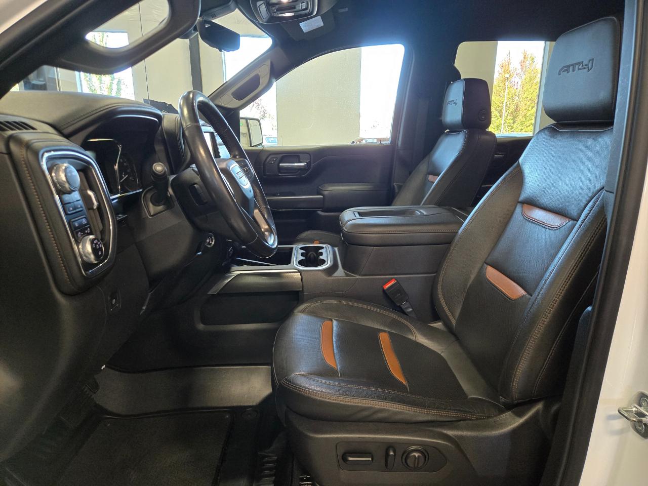 GMC Sierra 1500 4WD Crew Cab 157" AT4 2021