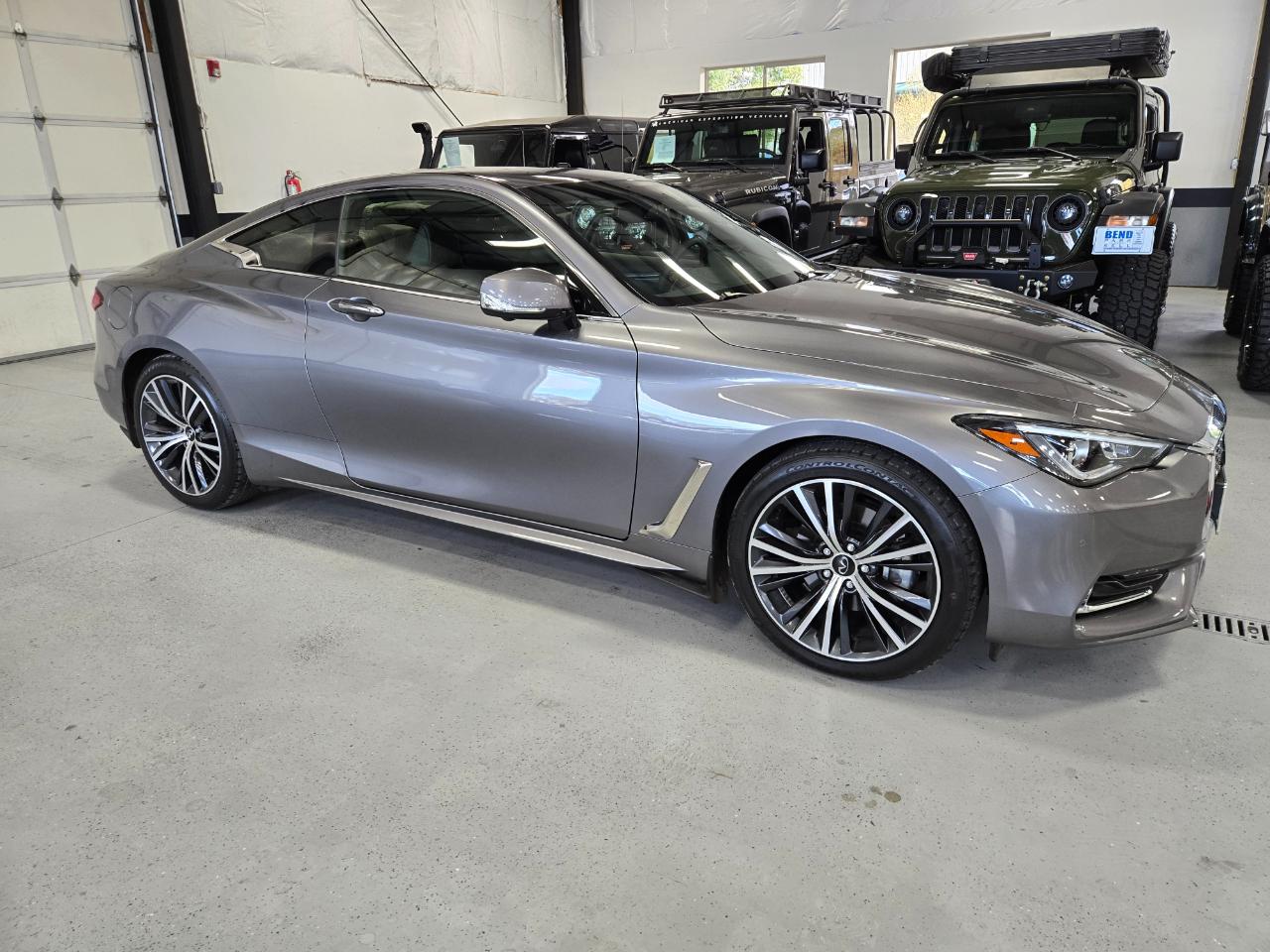 Infiniti Q60 3.0t LUXE AWD 2021