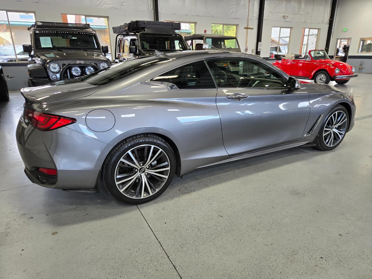 Infiniti Q60 3.0t LUXE AWD 2021