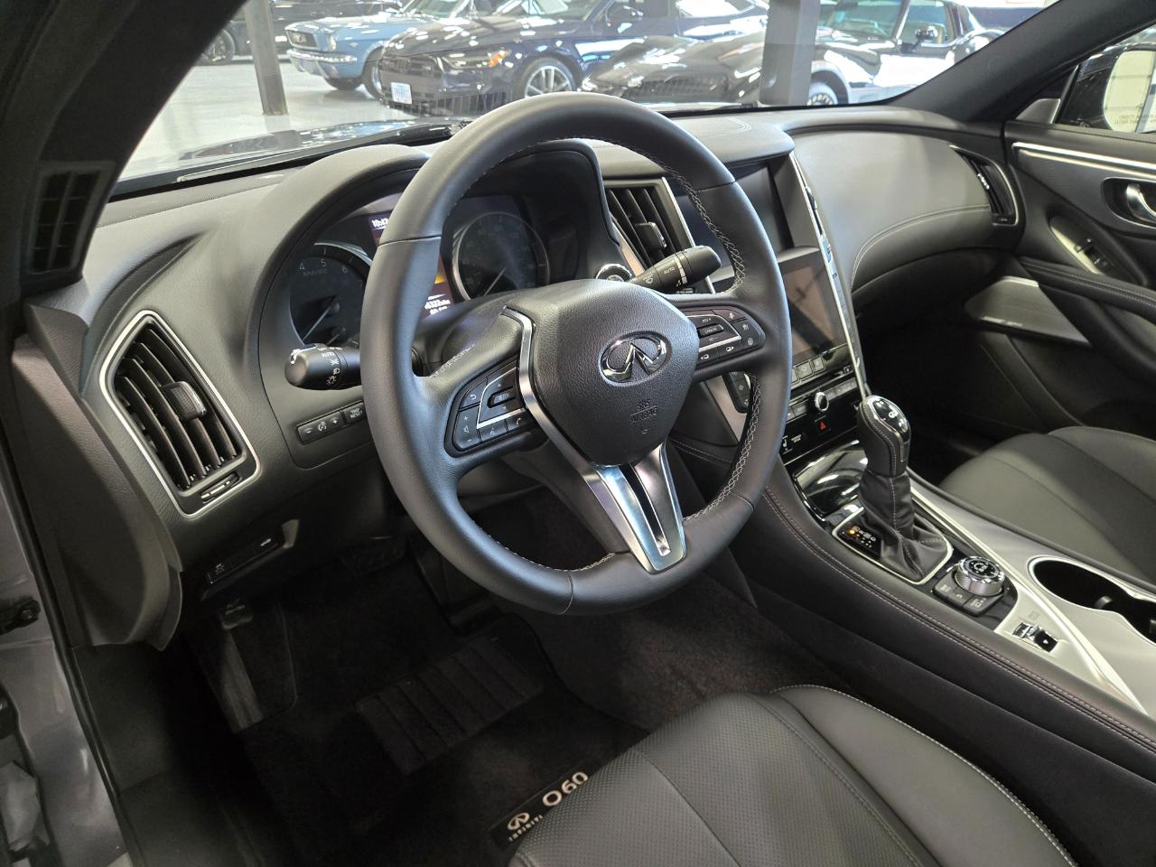 Infiniti Q60 3.0t LUXE AWD 2021