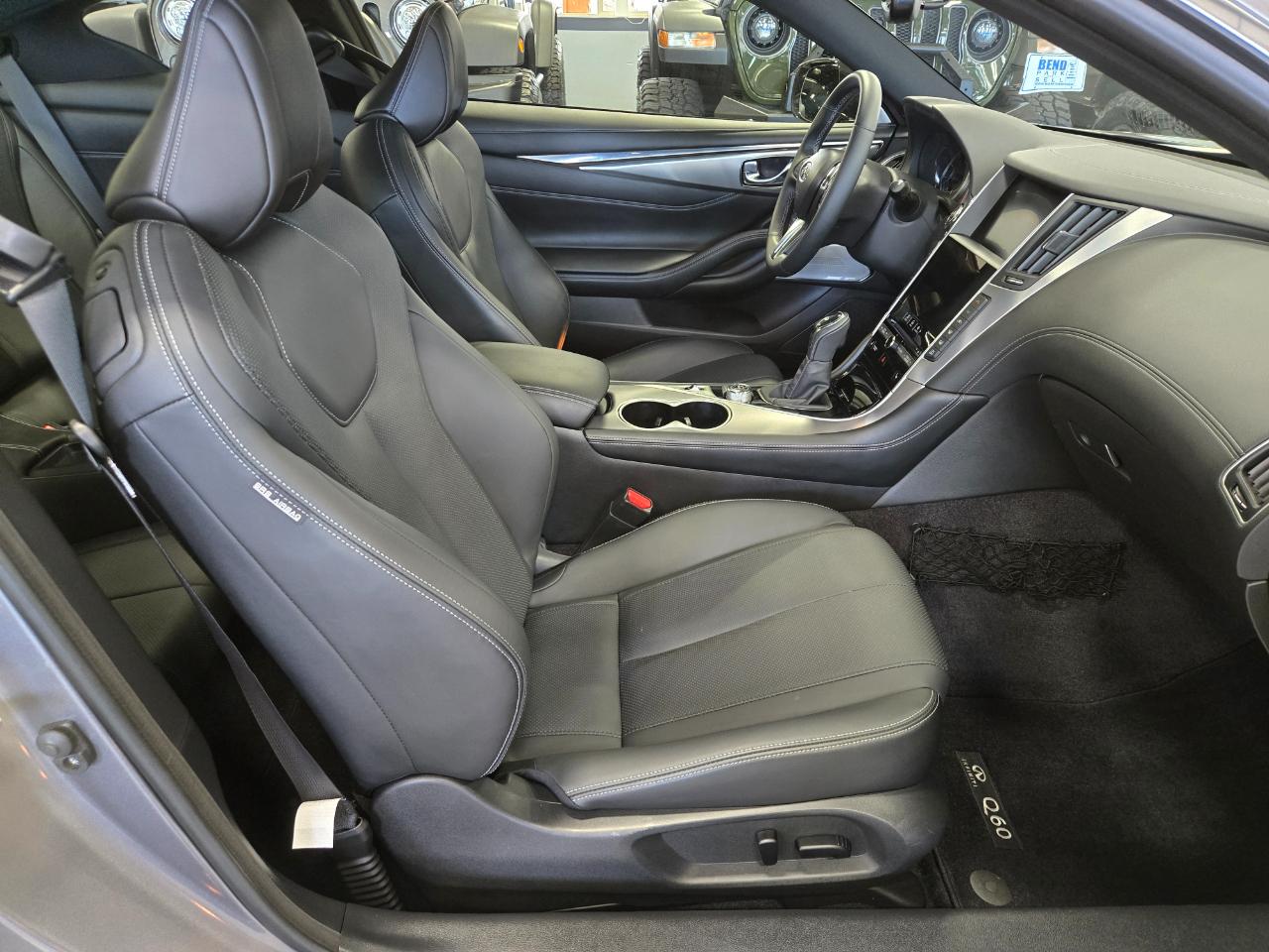 Infiniti Q60 3.0t LUXE AWD 2021