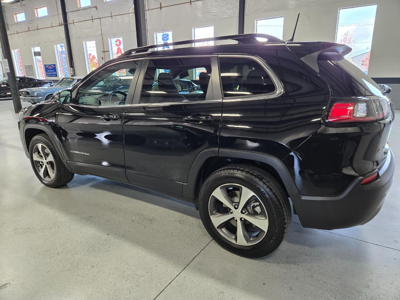Jeep Cherokee Limited 4D SUV 4WD 2022