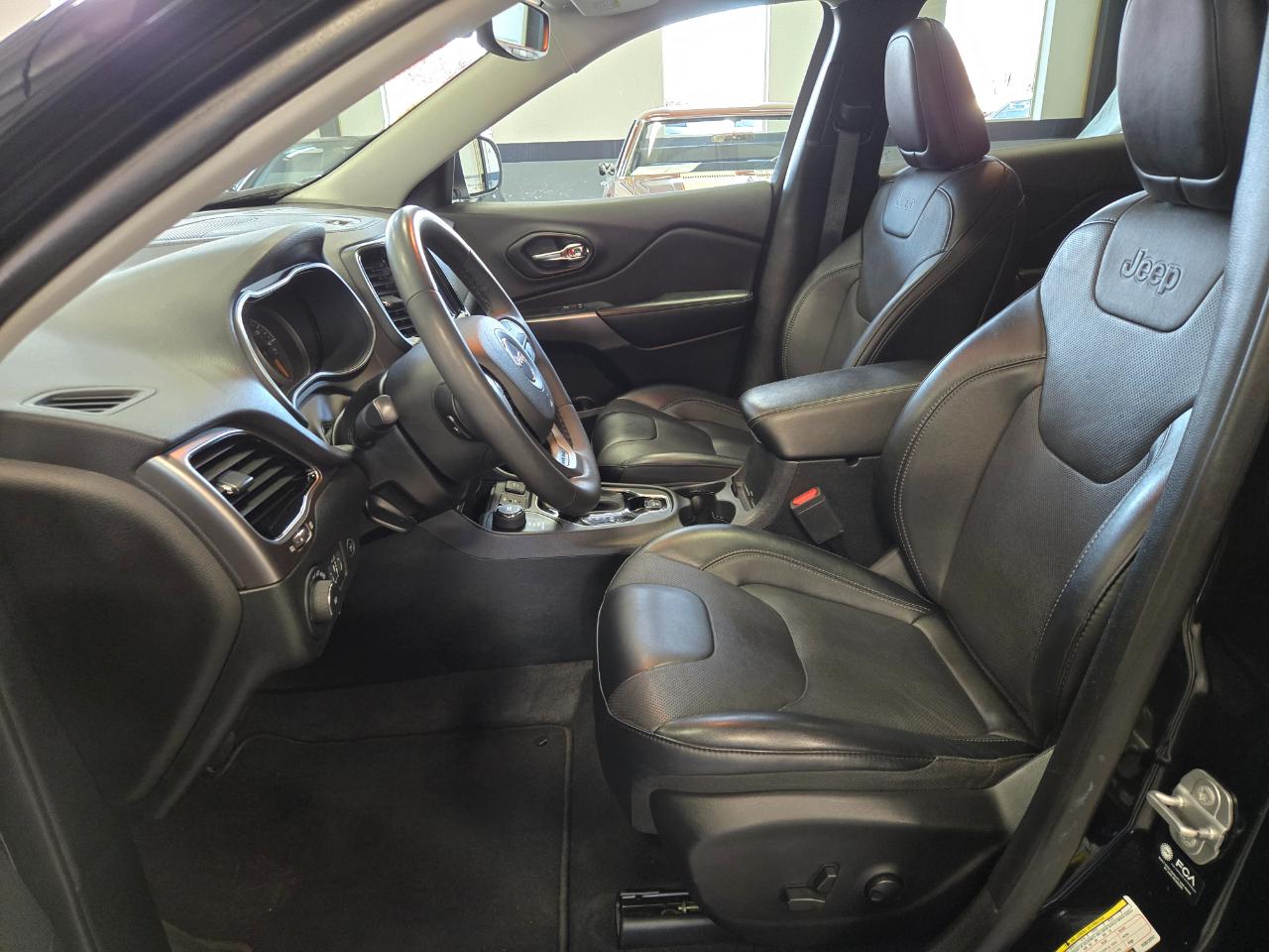 Jeep Cherokee Limited 4D SUV 4WD 2022