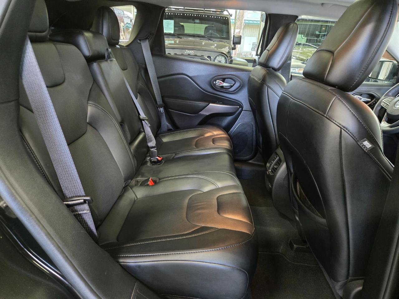 Jeep Cherokee Limited 4D SUV 4WD 2022