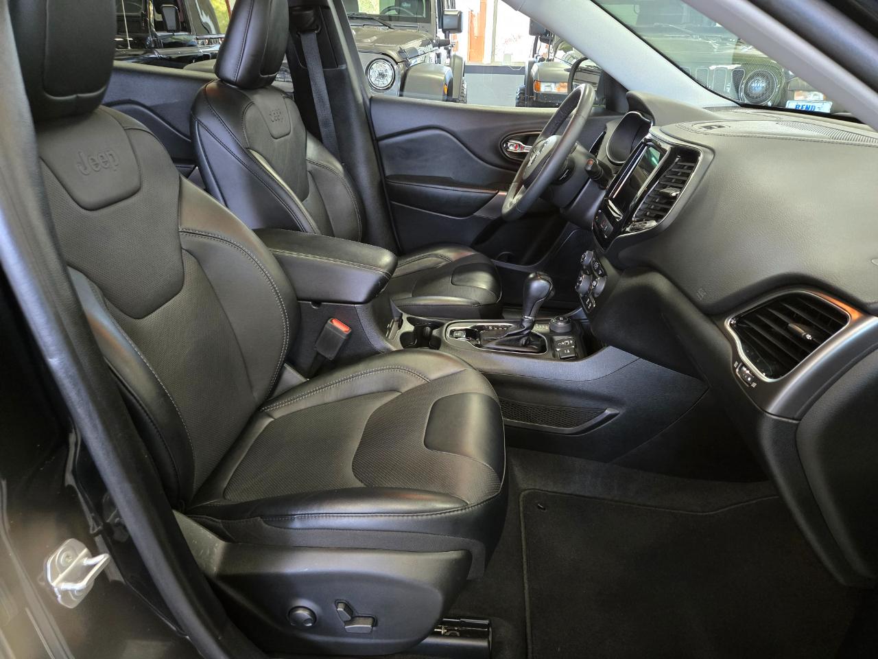 Jeep Cherokee Limited 4D SUV 4WD 2022