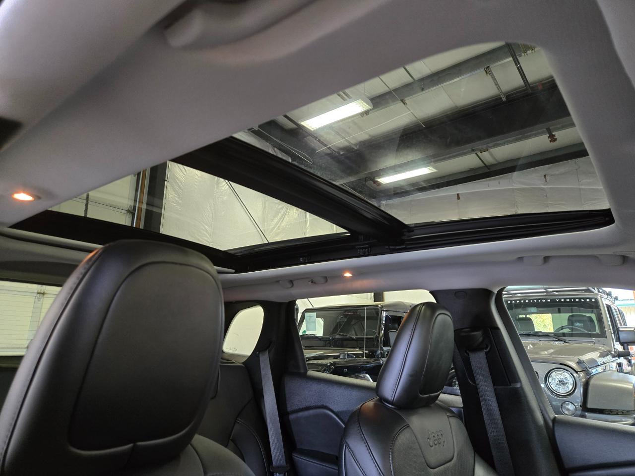 Jeep Cherokee Limited 4D SUV 4WD 2022
