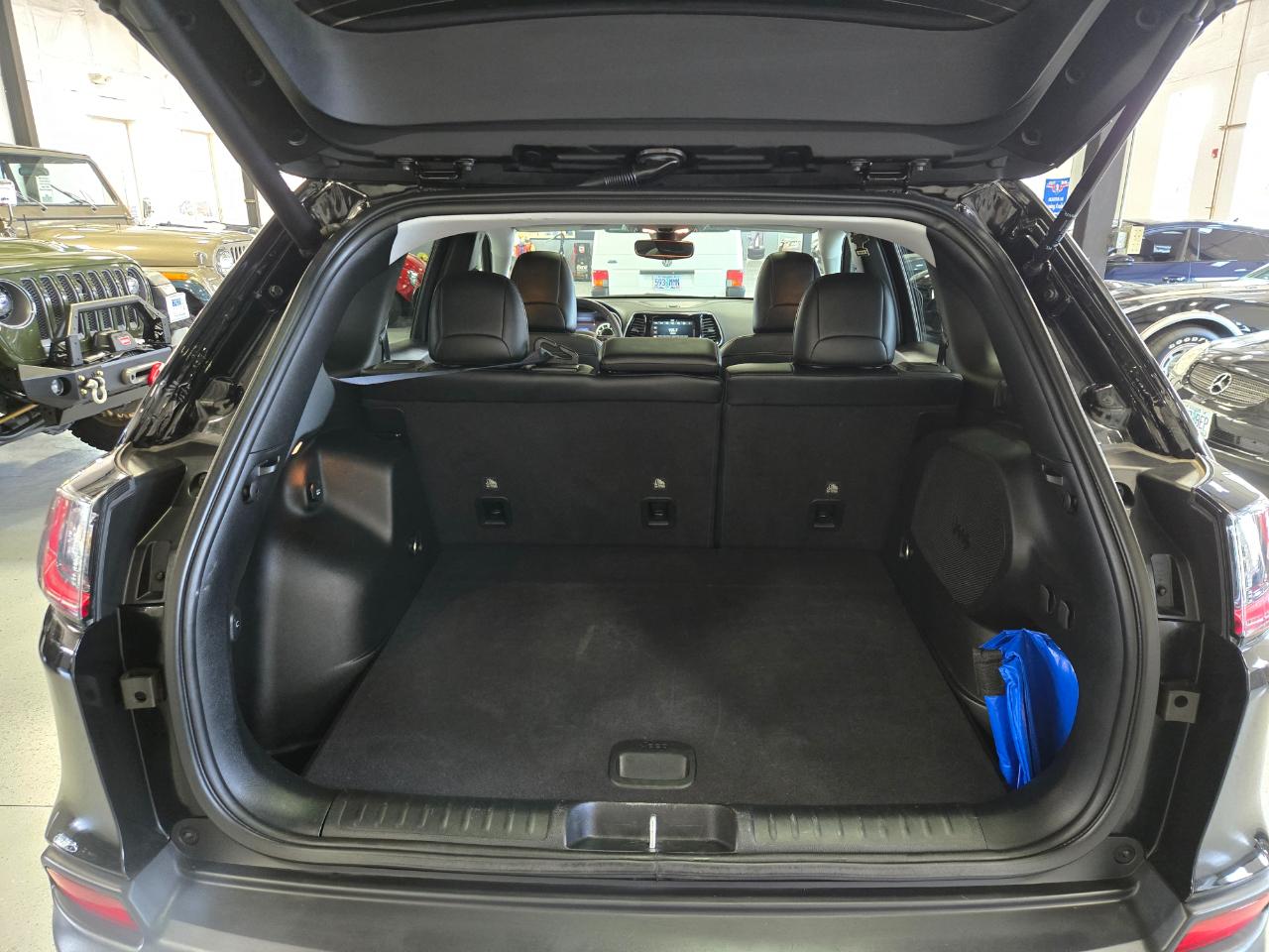 Jeep Cherokee Limited 4D SUV 4WD 2022