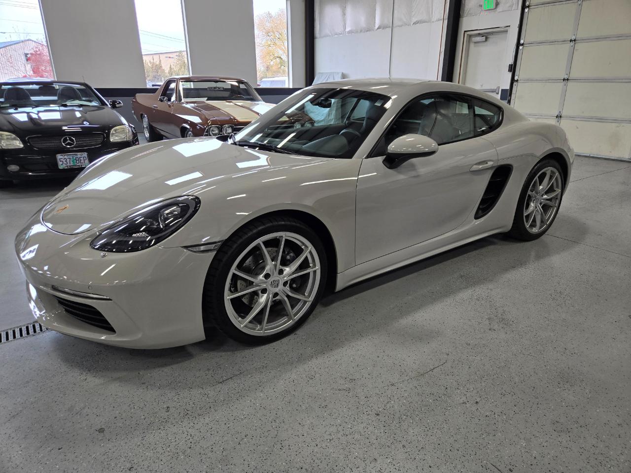 Porsche 718 Cayman Coupe 2019