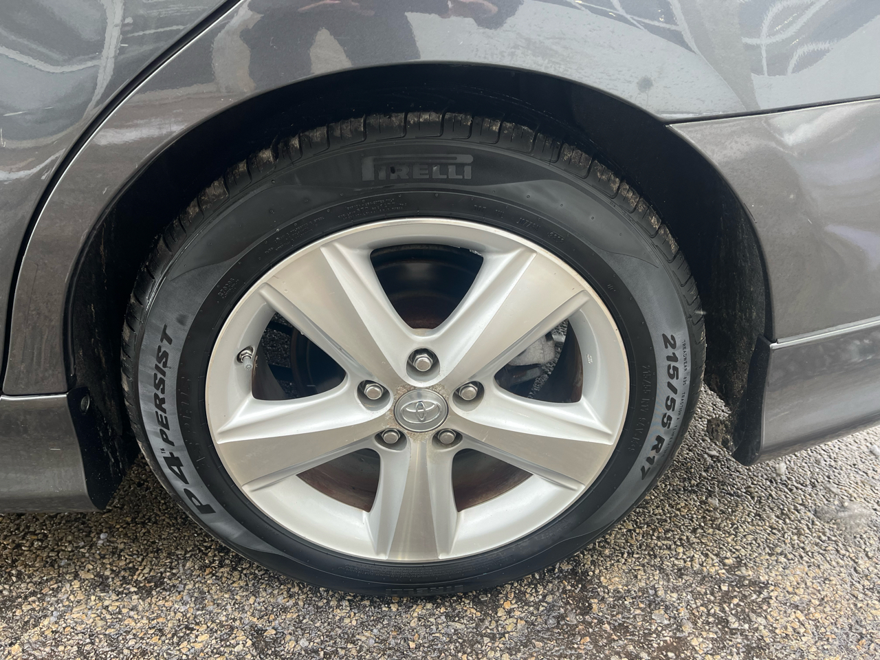 Toyota Camry SE V6 6-Spd AT 2010