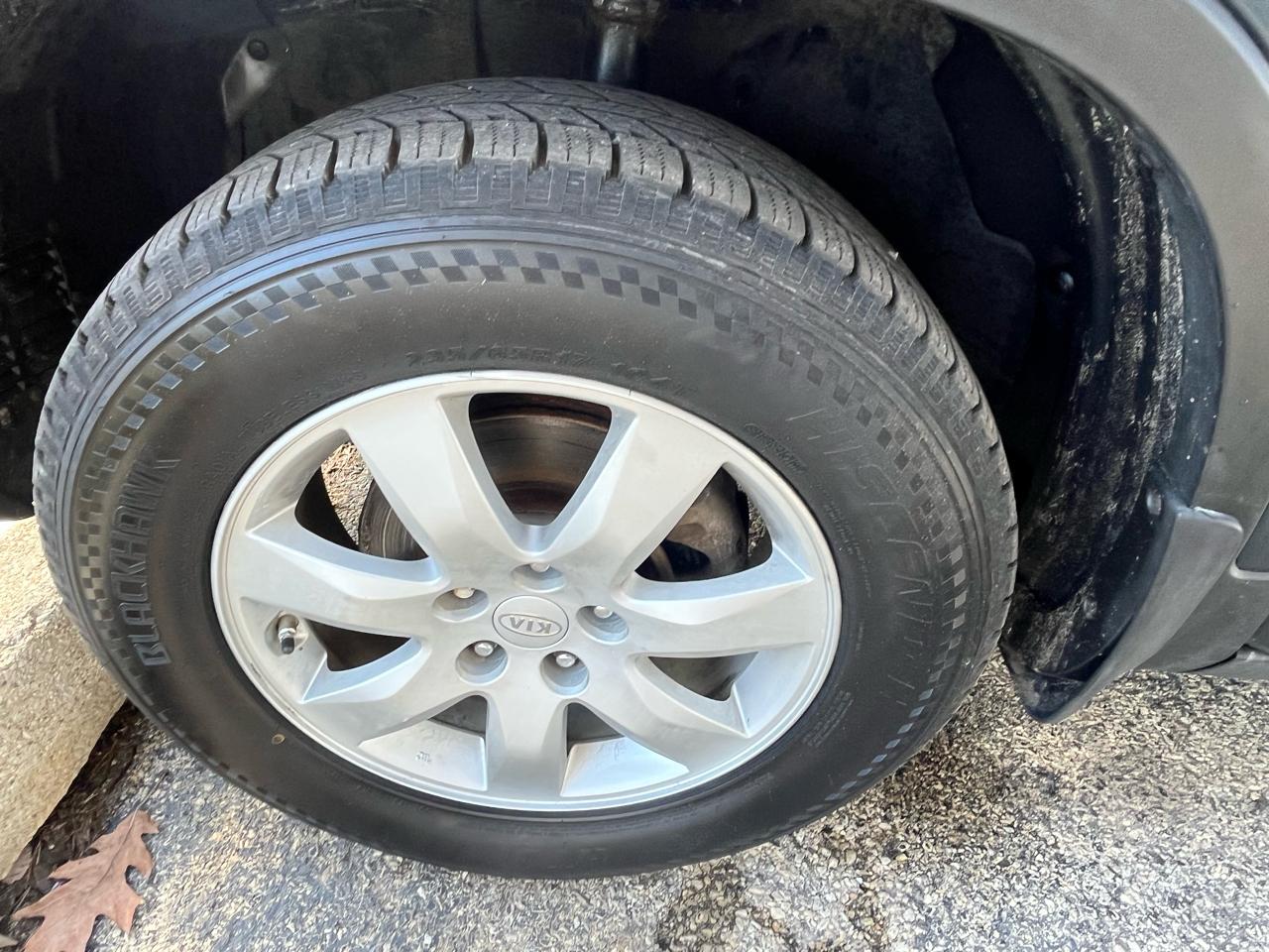 Kia Sorento LX 2WD 2011