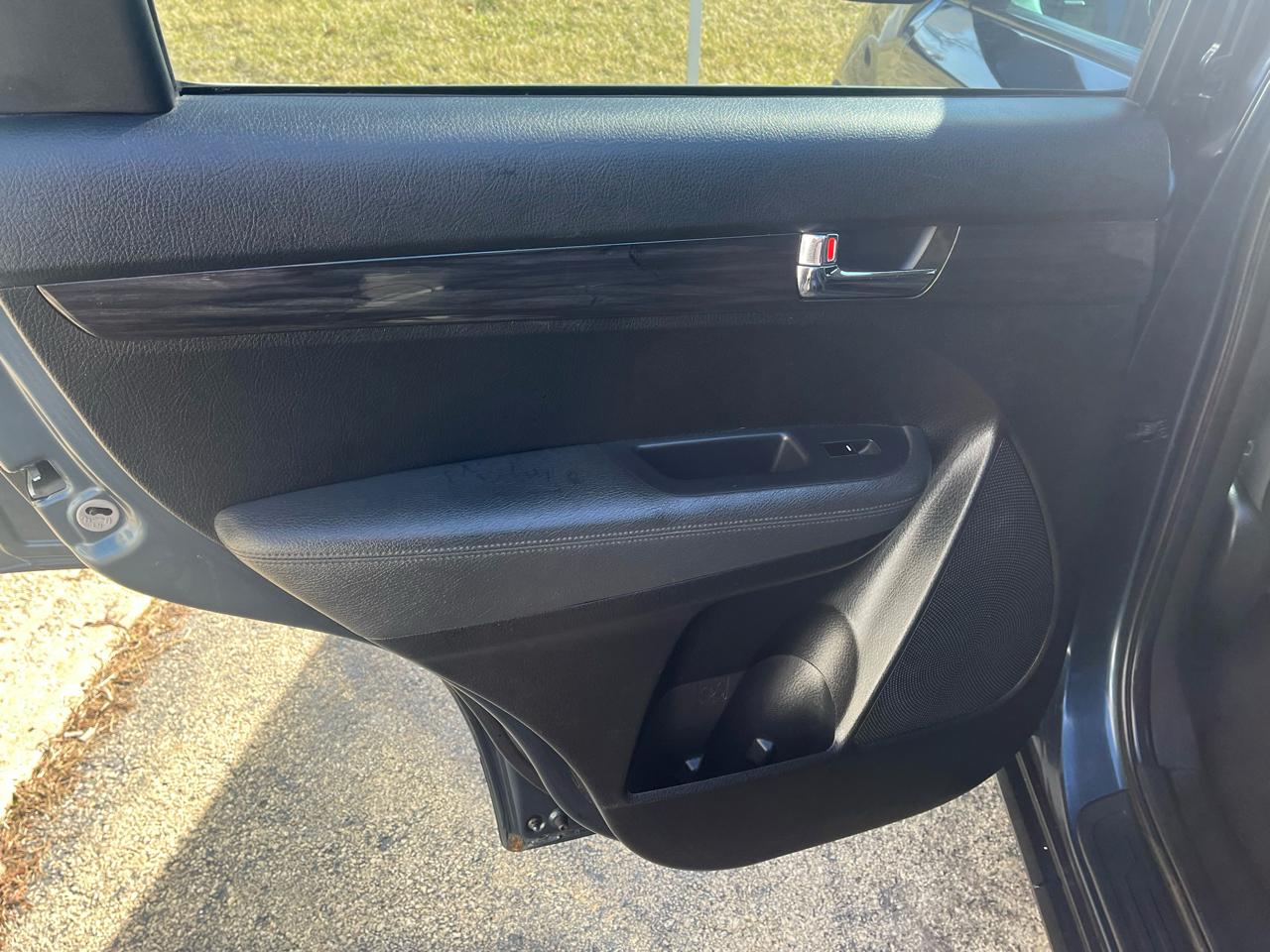 Kia Sorento LX 2WD 2011