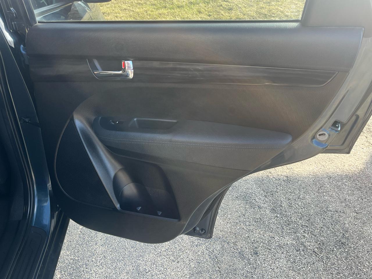 Kia Sorento LX 2WD 2011