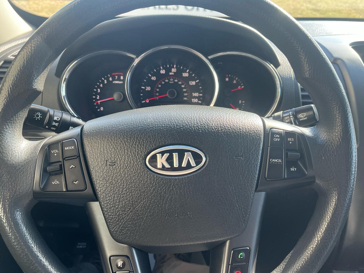 Kia Sorento LX 2WD 2011