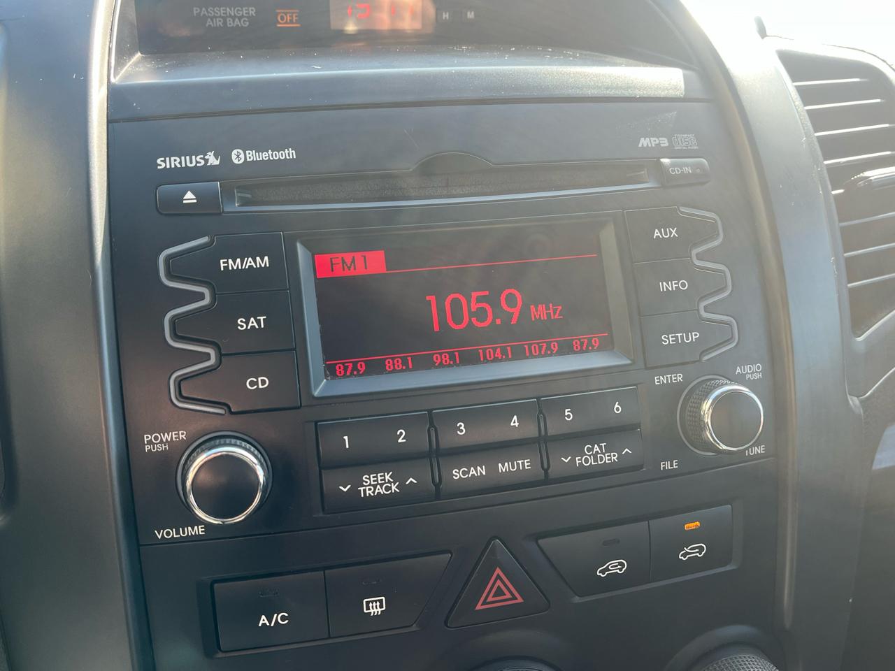 Kia Sorento LX 2WD 2011