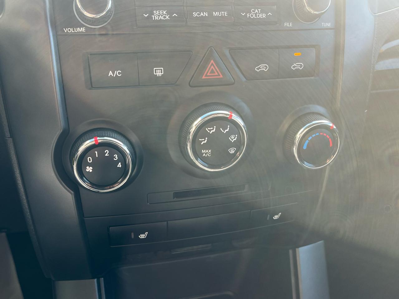 Kia Sorento LX 2WD 2011