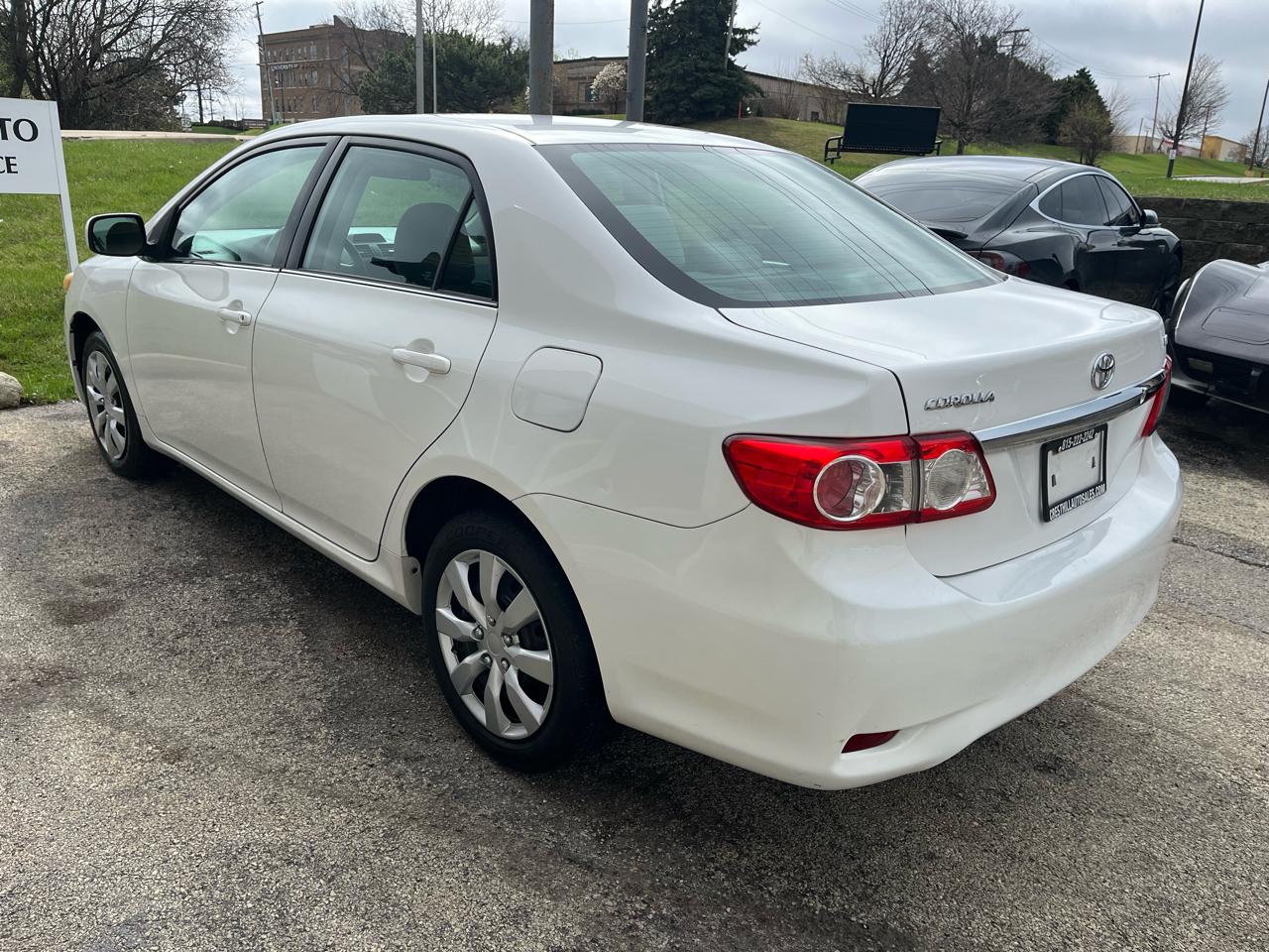 Toyota Corolla LE 4D Sedan 2013