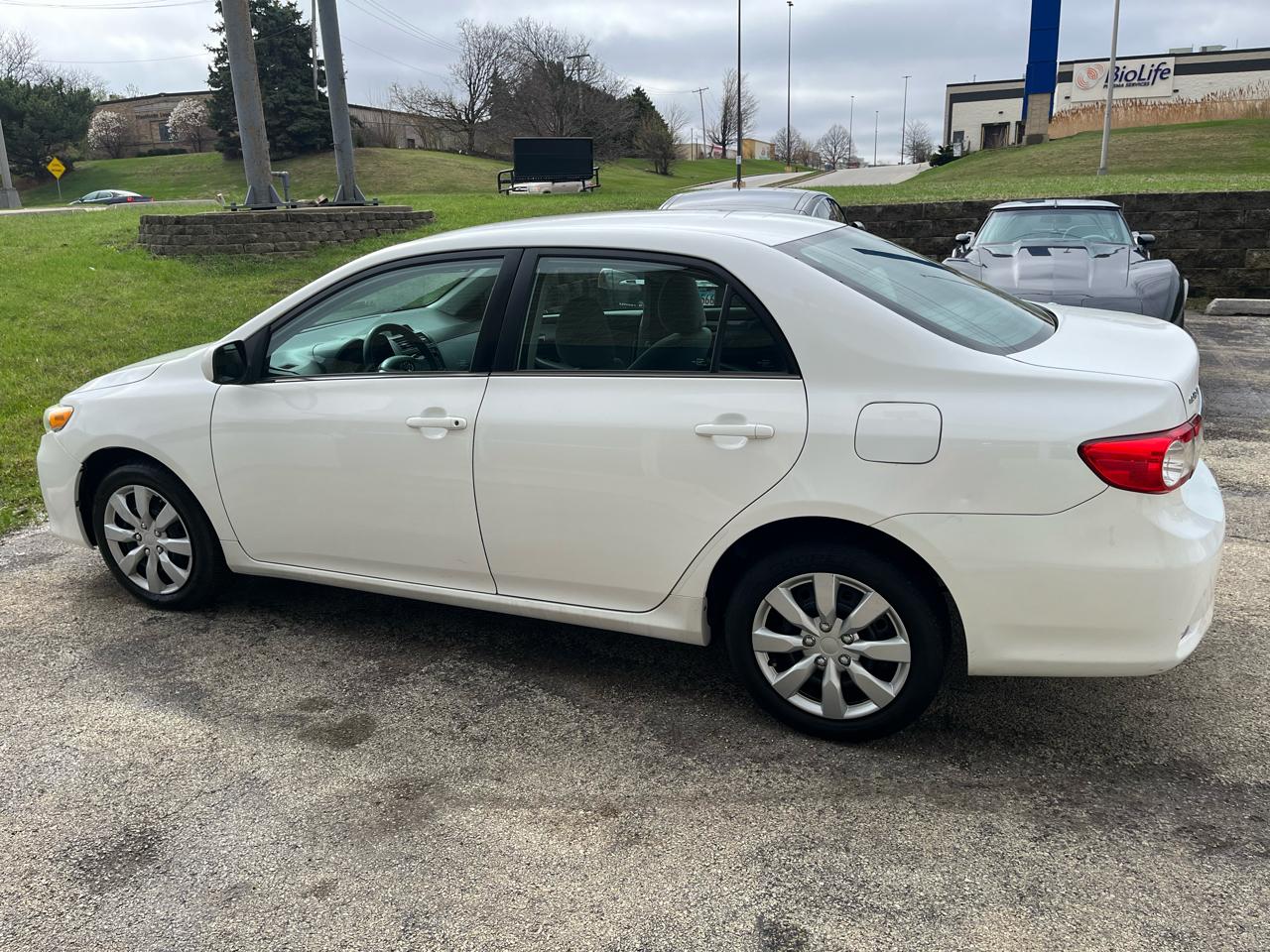 Toyota Corolla LE 4D Sedan 2013