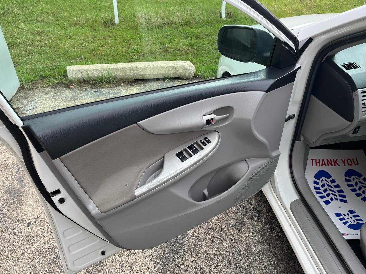 Toyota Corolla LE 4D Sedan 2013