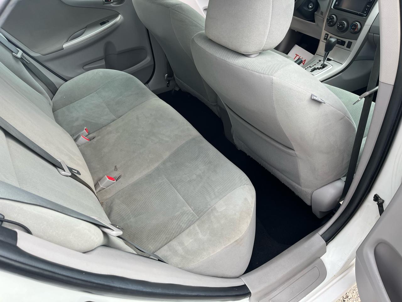 Toyota Corolla LE 4D Sedan 2013