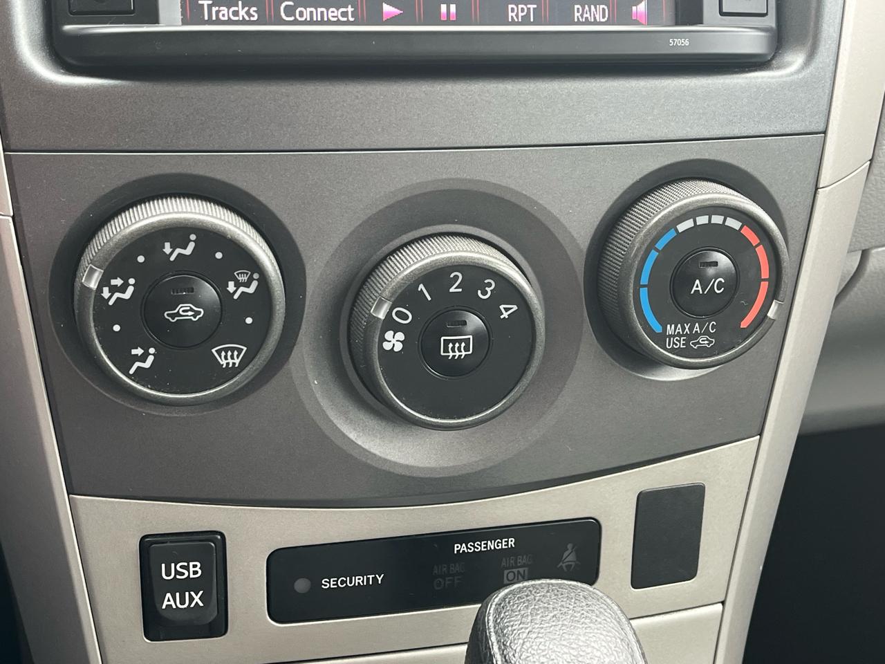 Toyota Corolla LE 4D Sedan 2013