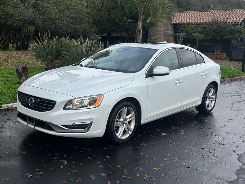 2015 Volvo S60 T5 Platinum's photo