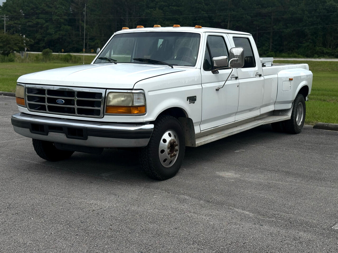 1997 Ford F-350 XL Crew Cab 2WD