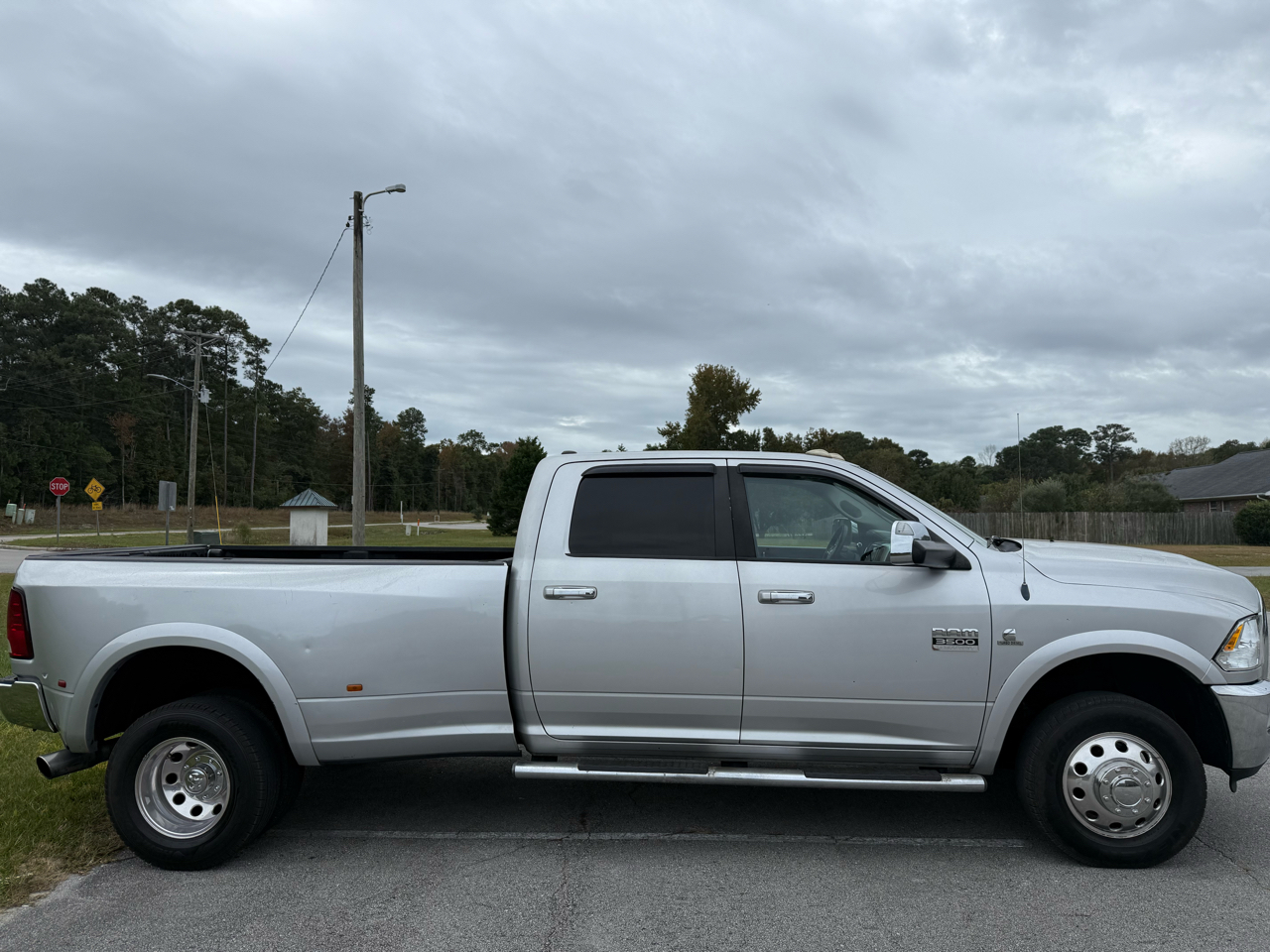 Dodge 3500 ST Crew Cab SWB 4WD DRW 2011