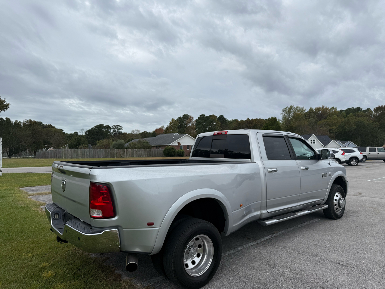 Dodge 3500 ST Crew Cab SWB 4WD DRW 2011
