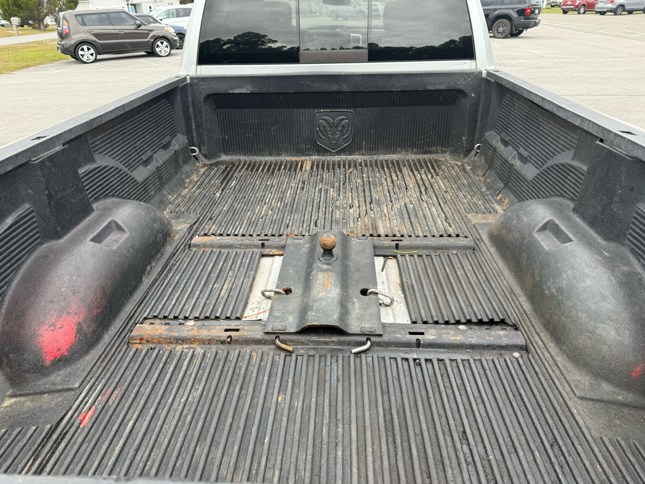 Dodge 3500 ST Crew Cab SWB 4WD DRW 2011