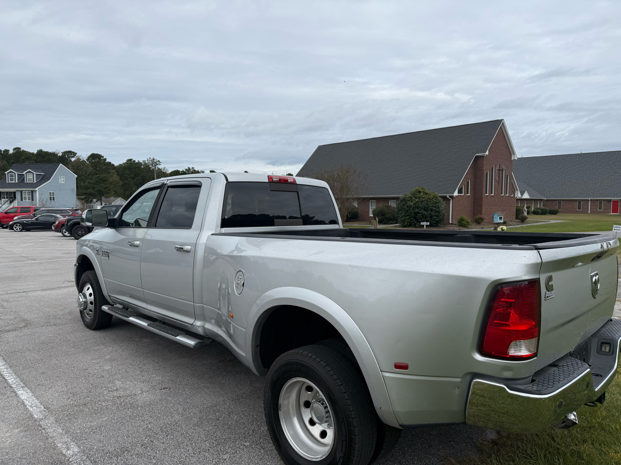 Dodge 3500 ST Crew Cab SWB 4WD DRW 2011