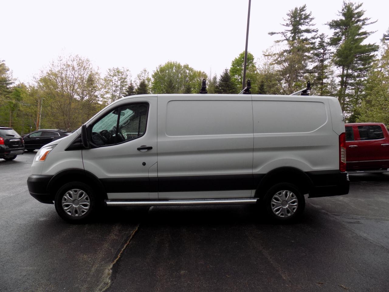 Ford Transit 250 Van Low Roof 60/40 Pass.130-in. WB 2017