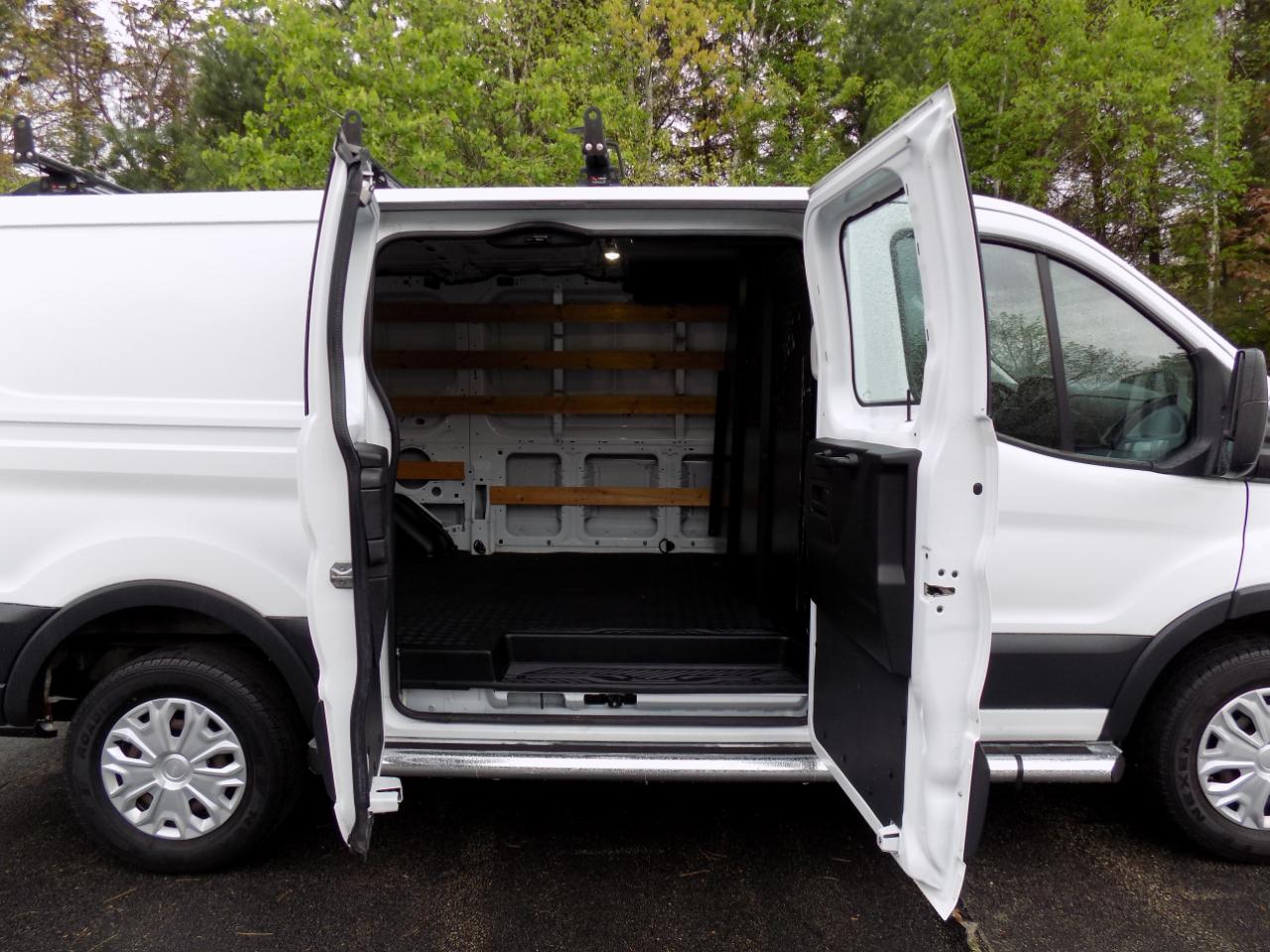 Ford Transit 250 Van Low Roof 60/40 Pass.130-in. WB 2017