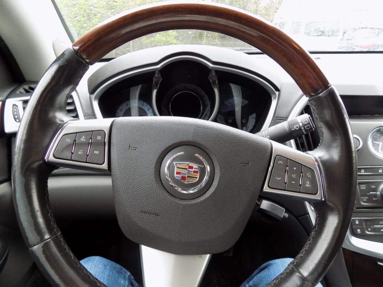 Cadillac SRX Luxury Collection AWD 2011