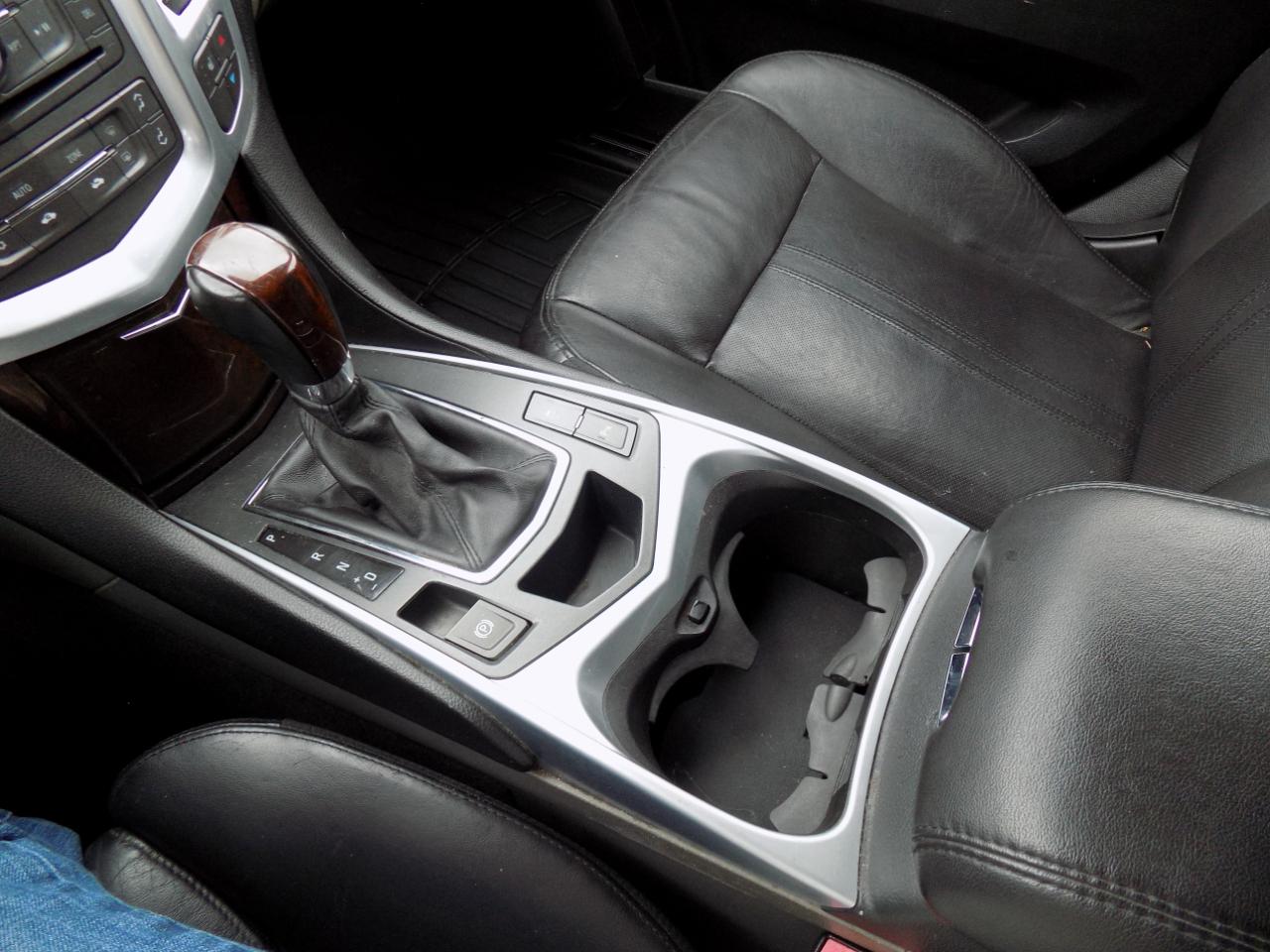 Cadillac SRX Luxury Collection AWD 2011