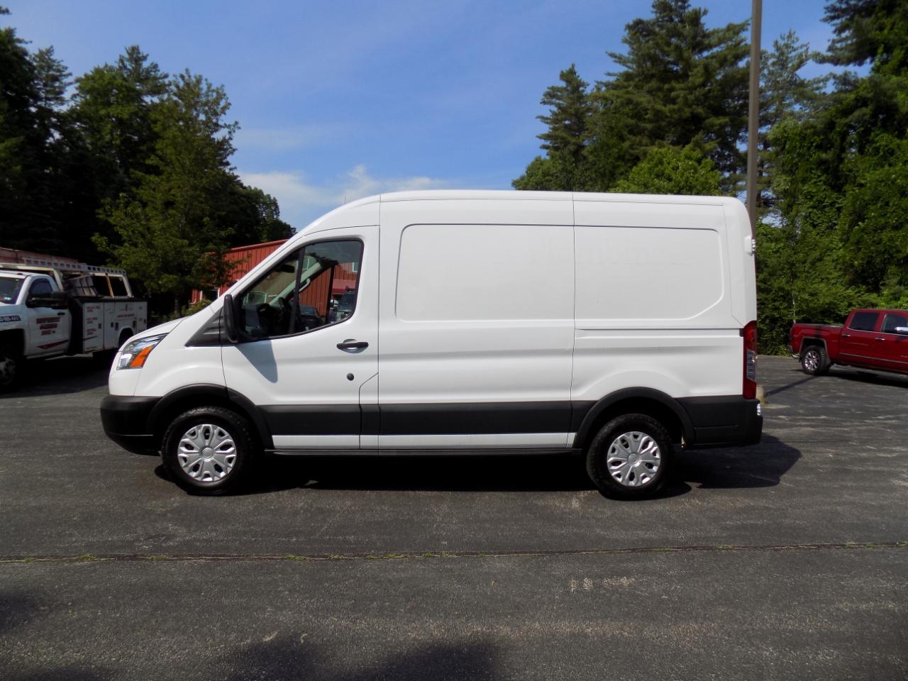 Ford Transit 250 Van Med. Roof w/Sliding Pass. 130-in. WB 2018