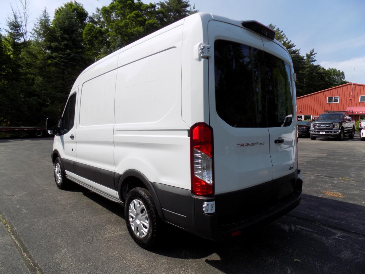 Ford Transit 250 Van Med. Roof w/Sliding Pass. 130-in. WB 2018