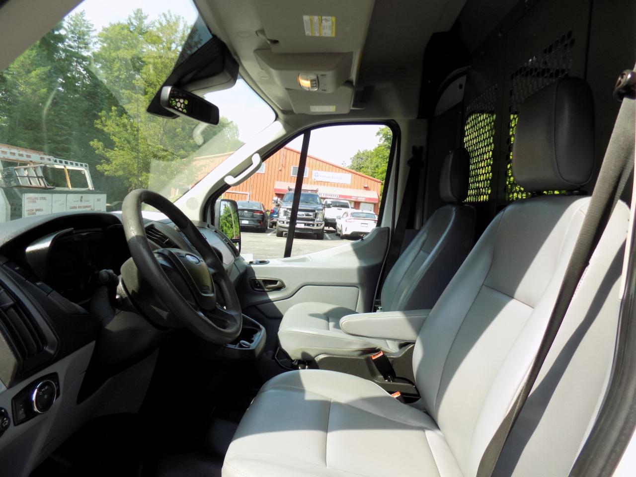 Ford Transit 250 Van Med. Roof w/Sliding Pass. 130-in. WB 2018