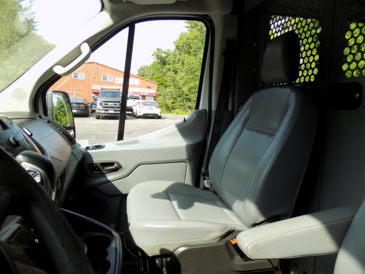 Ford Transit 250 Van Med. Roof w/Sliding Pass. 130-in. WB 2018
