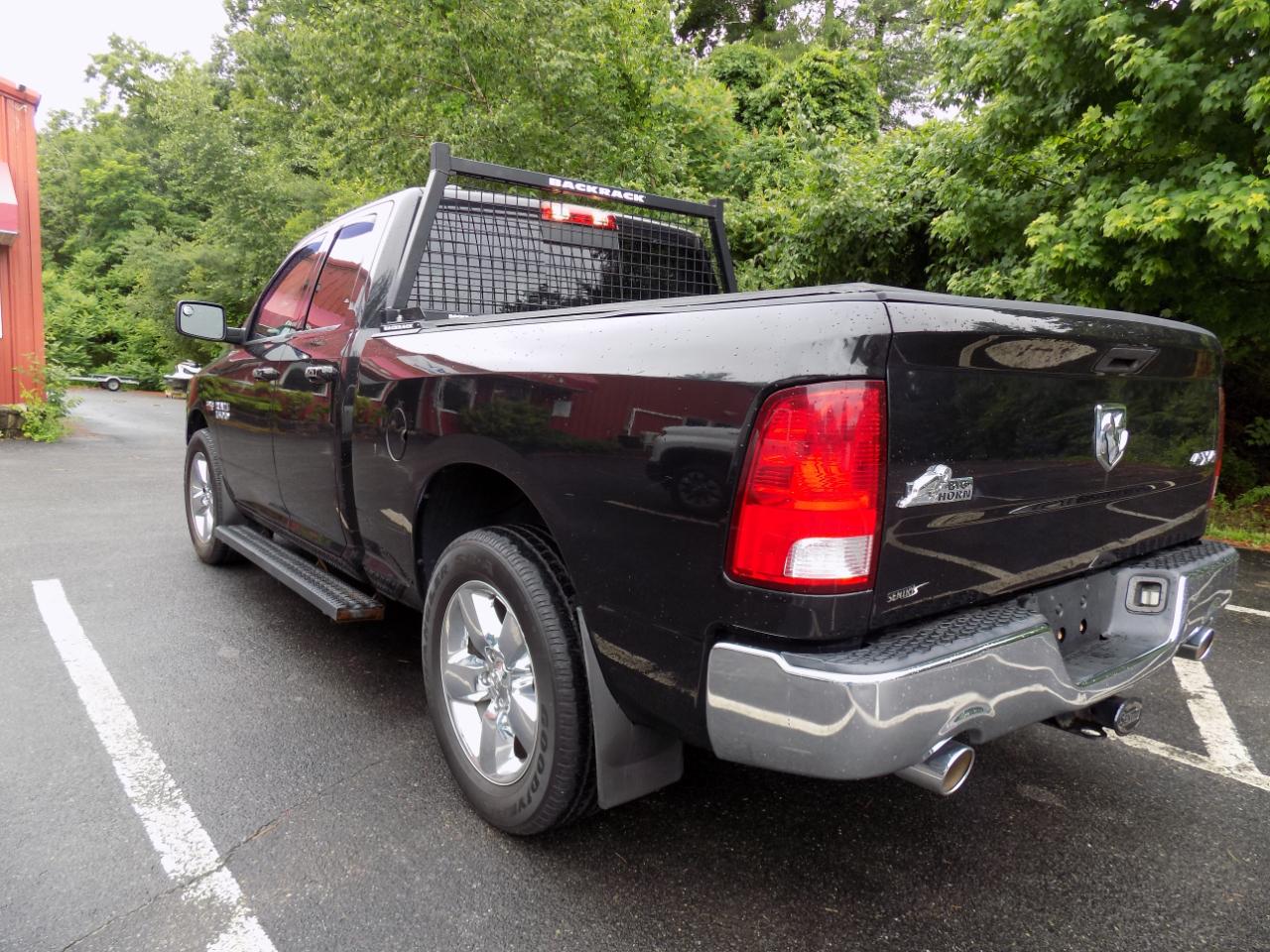 RAM 1500 SLT Quad Cab 4WD 2016