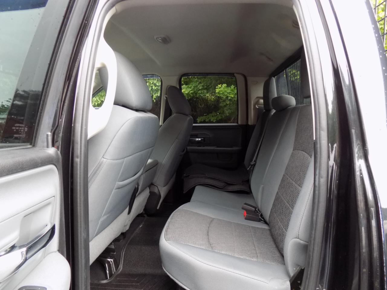 RAM 1500 SLT Quad Cab 4WD 2016