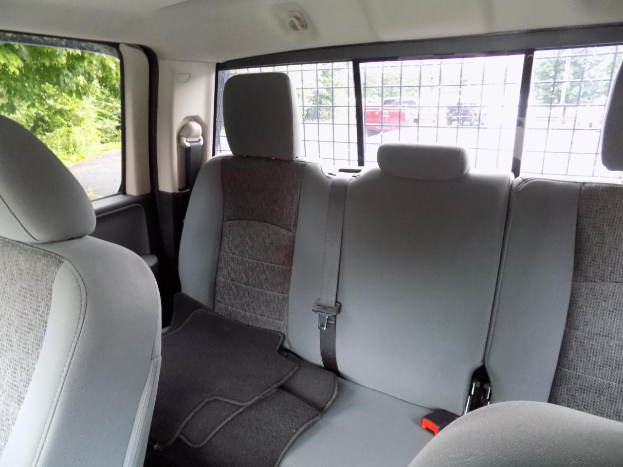 RAM 1500 SLT Quad Cab 4WD 2016