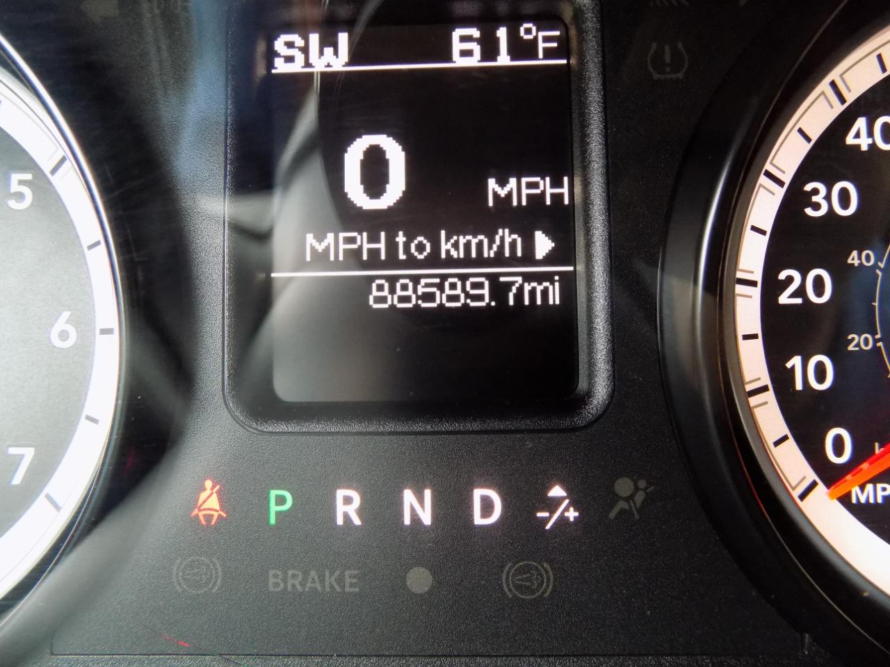 RAM 1500 SLT Quad Cab 4WD 2016