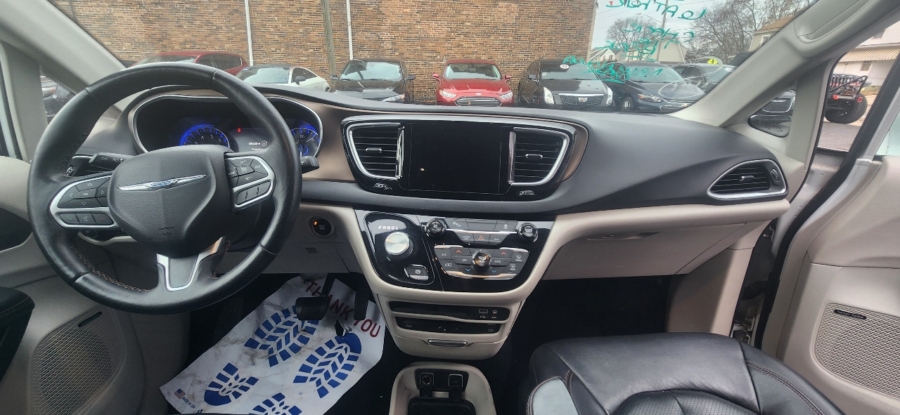 Chrysler Pacifica Touring-L Plus 2017